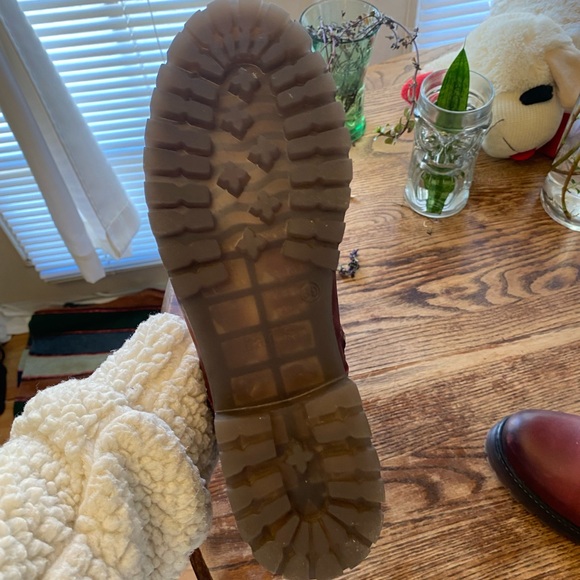 Taos Footwear Red Lace-Up Crave Boots 🥾 - Picture 12 of 14